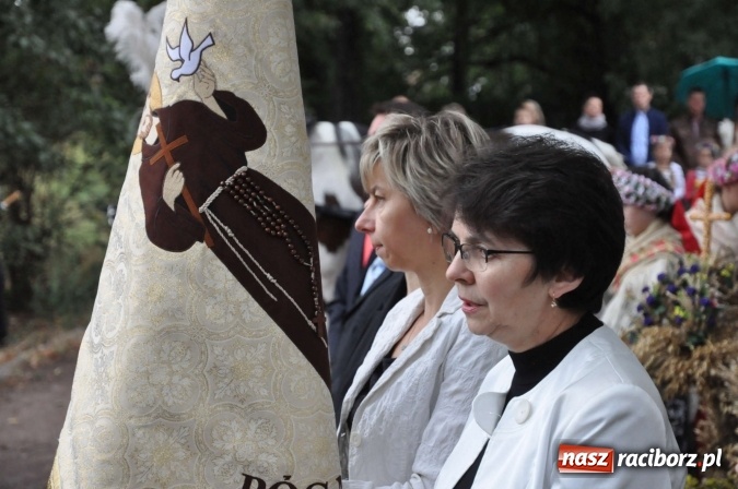 Zdjęcie w galerii na portalu naszraciborz.pl: Dożynki 2015 - na Płoni z korowodem wiadomości z regionu