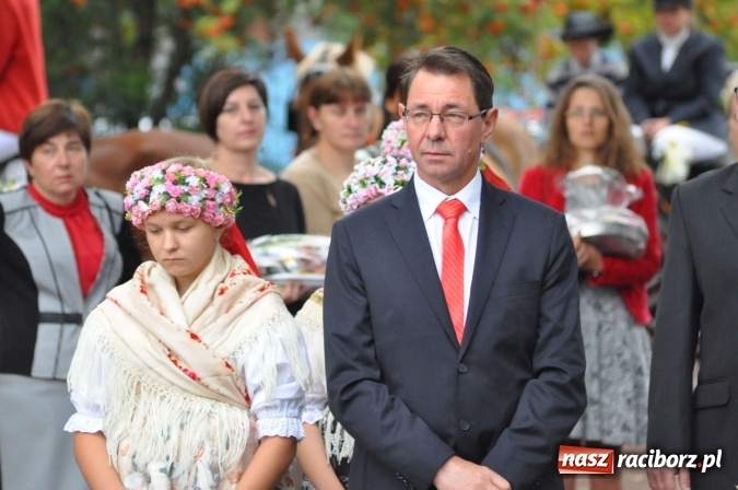 Zdjęcie w galerii na portalu naszraciborz.pl: Dożynki 2015 - na Płoni z korowodem wiadomości z regionu