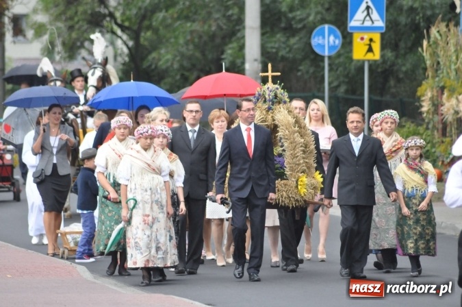 Zdjęcie w galerii na portalu naszraciborz.pl: Dożynki 2015 - na Płoni z korowodem wiadomości z regionu