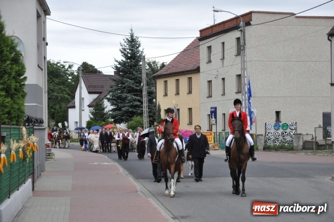 Zdjęcie w galerii na portalu naszraciborz.pl: Dożynki 2015 - na Płoni z korowodem wiadomości z regionu