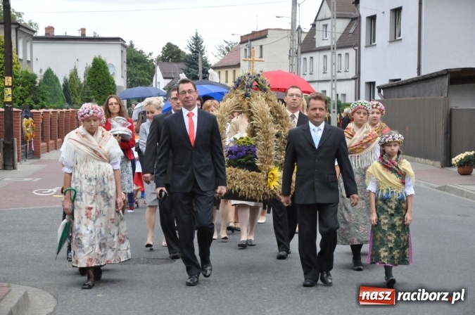 Zdjęcie w galerii na portalu naszraciborz.pl: Dożynki 2015 - na Płoni z korowodem wiadomości z regionu