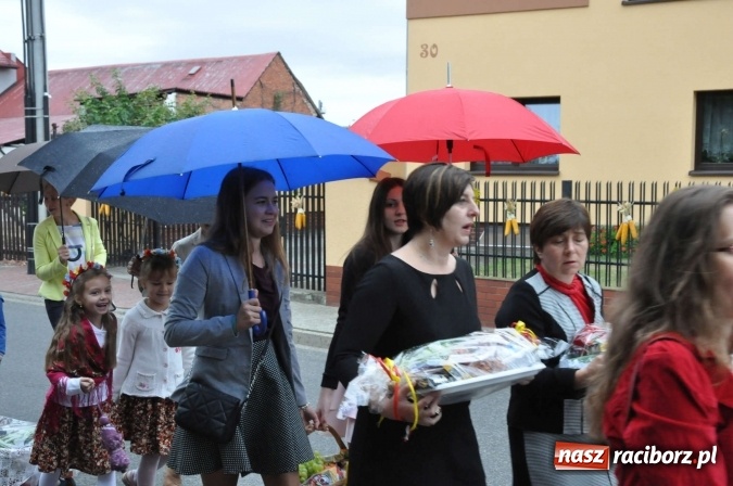 Zdjęcie w galerii na portalu naszraciborz.pl: Dożynki 2015 - na Płoni z korowodem wiadomości z regionu