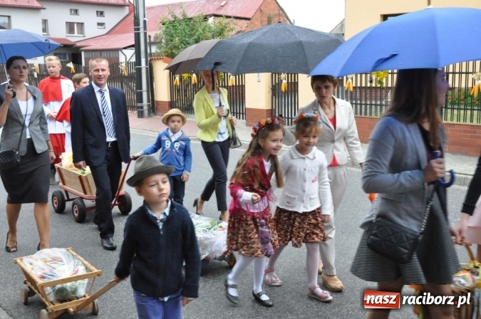 Zdjęcie w galerii na portalu naszraciborz.pl: Dożynki 2015 - na Płoni z korowodem wiadomości z regionu