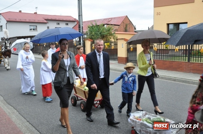 Zdjęcie w galerii na portalu naszraciborz.pl: Dożynki 2015 - na Płoni z korowodem wiadomości z regionu