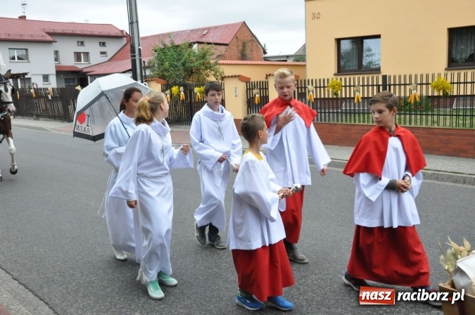 Zdjęcie w galerii na portalu naszraciborz.pl: Dożynki 2015 - na Płoni z korowodem wiadomości z regionu