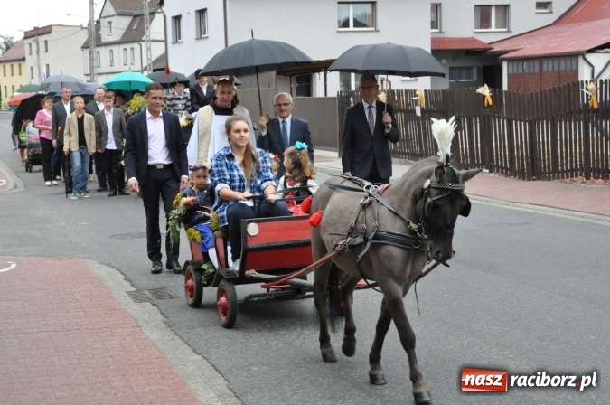Zdjęcie w galerii na portalu naszraciborz.pl: Dożynki 2015 - na Płoni z korowodem wiadomości z regionu