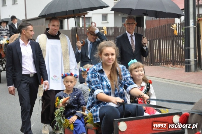 Zdjęcie w galerii na portalu naszraciborz.pl: Dożynki 2015 - na Płoni z korowodem wiadomości z regionu