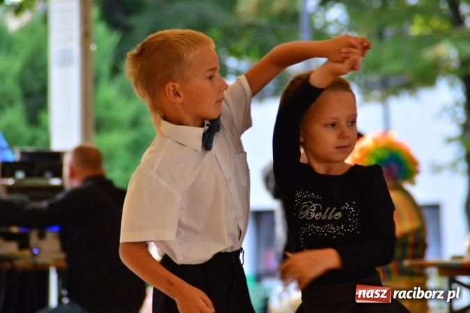 Zdjęcie w galerii na portalu naszraciborz.pl: 750 lat Krzanowic - wieczór z tańcem i kabaretem wiadomości z regionu