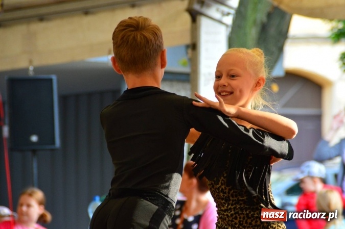 Zdjęcie w galerii na portalu naszraciborz.pl: 750 lat Krzanowic - wieczór z tańcem i kabaretem wiadomości z regionu