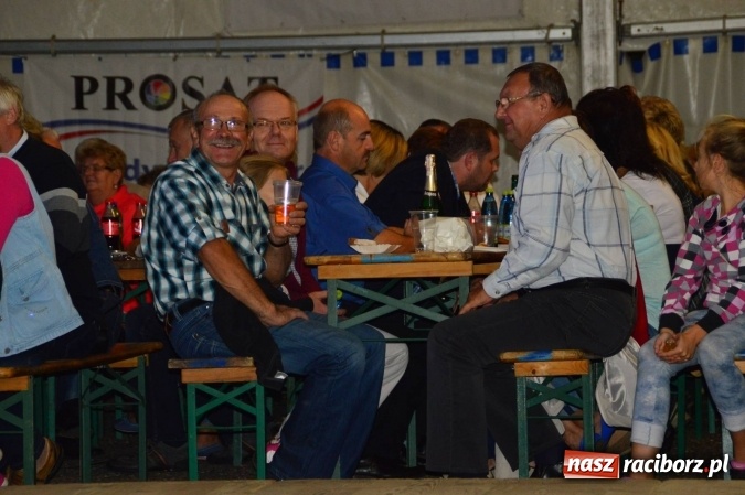 Zdjęcie w galerii na portalu naszraciborz.pl: 750 lat Krzanowic - wieczór z tańcem i kabaretem wiadomości z regionu