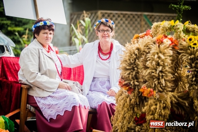 Zdjęcie w galerii na portalu naszraciborz.pl: Dożynki 2015 - barwny korowód w Krowiarkach wiadomości z regionu