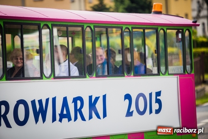 Zdjęcie w galerii na portalu naszraciborz.pl: Dożynki 2015 - barwny korowód w Krowiarkach wiadomości z regionu
