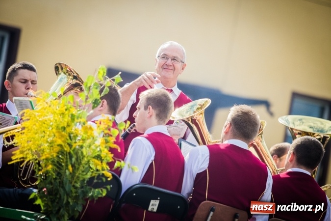 Zdjęcie w galerii na portalu naszraciborz.pl: Dożynki 2015 - barwny korowód w Krowiarkach wiadomości z regionu