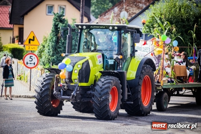 Zdjęcie w galerii na portalu naszraciborz.pl: Dożynki 2015 - barwny korowód w Krowiarkach wiadomości z regionu