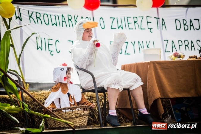 Zdjęcie w galerii na portalu naszraciborz.pl: Dożynki 2015 - barwny korowód w Krowiarkach wiadomości z regionu
