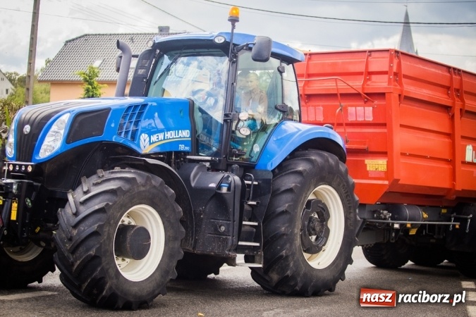 Zdjęcie w galerii na portalu naszraciborz.pl: Dożynki 2015 - barwny korowód w Krowiarkach wiadomości z regionu