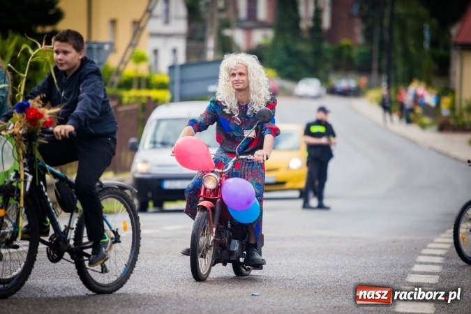 Zdjęcie w galerii na portalu naszraciborz.pl: Dożynki 2015 - barwny korowód w Krowiarkach wiadomości z regionu