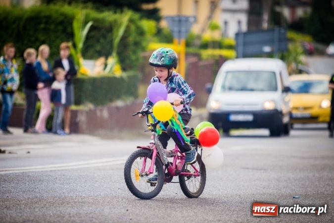 Zdjęcie w galerii na portalu naszraciborz.pl: Dożynki 2015 - barwny korowód w Krowiarkach wiadomości z regionu