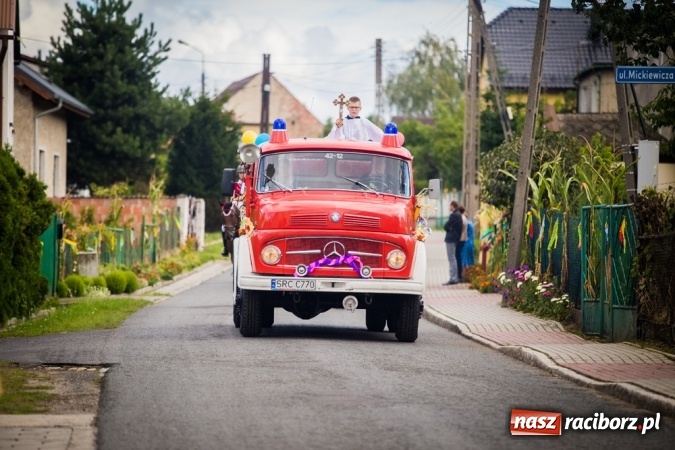 Zdjęcie w galerii na portalu naszraciborz.pl: Dożynki 2015 - barwny korowód w Krowiarkach wiadomości z regionu
