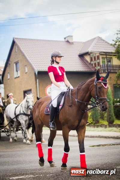 Zdjęcie w galerii na portalu naszraciborz.pl: Dożynki 2015 - barwny korowód w Krowiarkach wiadomości z regionu