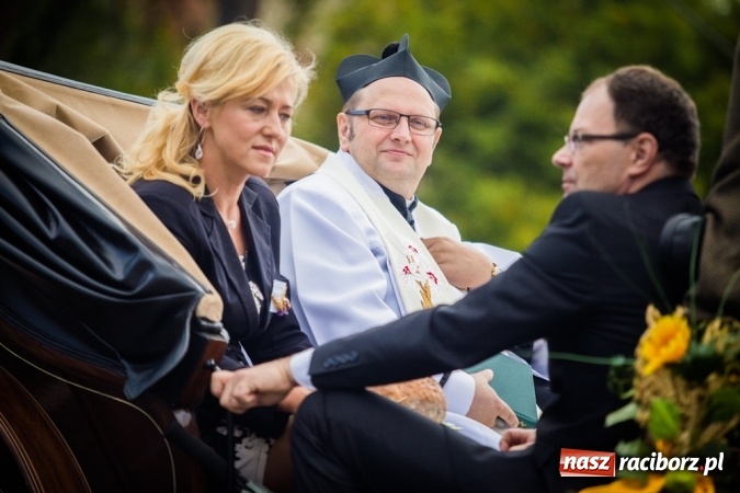 Zdjęcie w galerii na portalu naszraciborz.pl: Dożynki 2015 - barwny korowód w Krowiarkach wiadomości z regionu