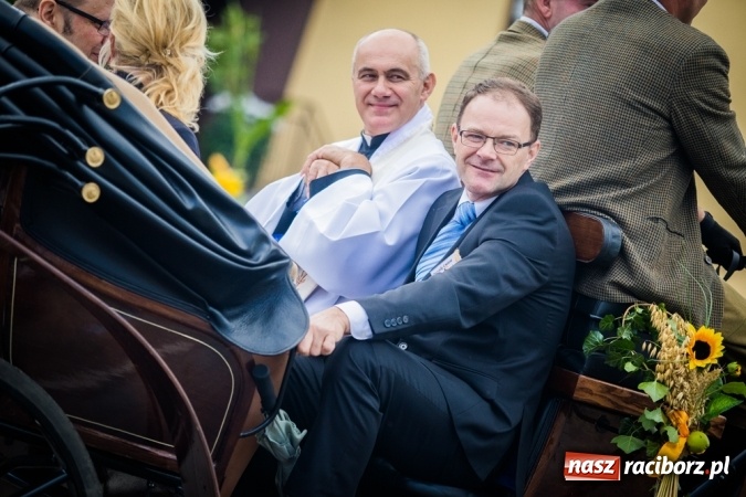 Zdjęcie w galerii na portalu naszraciborz.pl: Dożynki 2015 - barwny korowód w Krowiarkach wiadomości z regionu