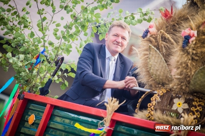 Zdjęcie w galerii na portalu naszraciborz.pl: Dożynki 2015 - barwny korowód w Krowiarkach wiadomości z regionu
