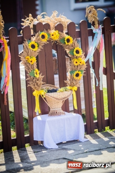 Zdjęcie w galerii na portalu naszraciborz.pl: Dożynki 2015 - barwny korowód w Krowiarkach wiadomości z regionu