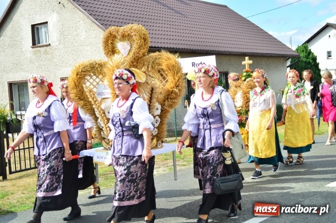 Zdjęcie w galerii na portalu naszraciborz.pl: Dożynki 2015 - powiat dziękuje za plony w Siedliskach wiadomości z regionu