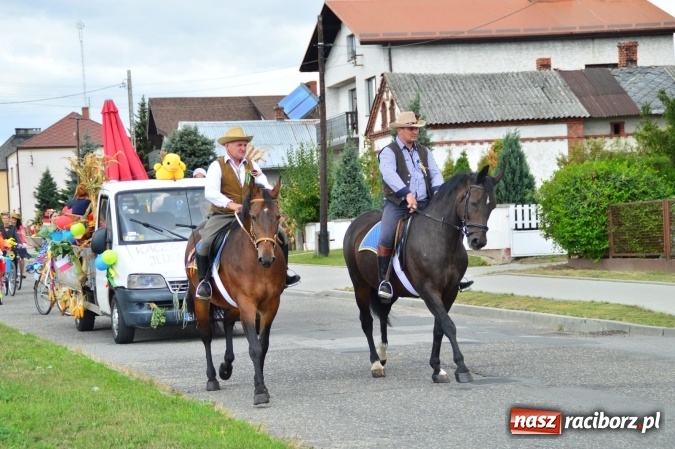Zdjęcie w galerii na portalu naszraciborz.pl: Dożynki 2015 – rządowcy przyjechali do Bieńkowic a rolnicy wyjechali na Hawaje wiadomości z regionu