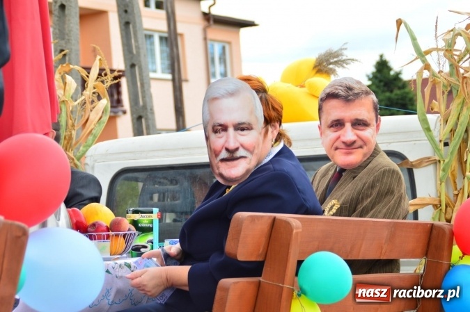 Zdjęcie w galerii na portalu naszraciborz.pl: Dożynki 2015 – rządowcy przyjechali do Bieńkowic a rolnicy wyjechali na Hawaje wiadomości z regionu