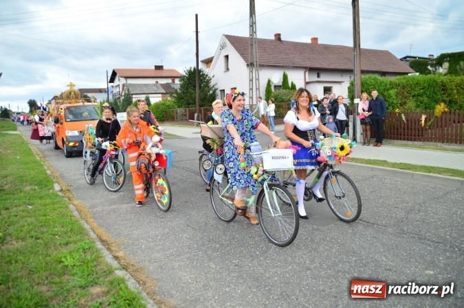 Zdjęcie w galerii na portalu naszraciborz.pl: Dożynki 2015 – rządowcy przyjechali do Bieńkowic a rolnicy wyjechali na Hawaje wiadomości z regionu