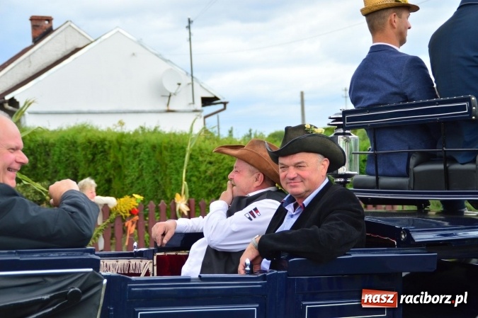 Zdjęcie w galerii na portalu naszraciborz.pl: Dożynki 2015 – rządowcy przyjechali do Bieńkowic a rolnicy wyjechali na Hawaje wiadomości z regionu