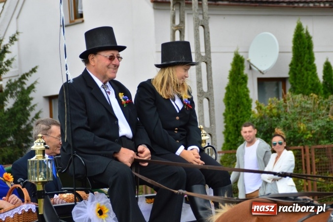 Zdjęcie w galerii na portalu naszraciborz.pl: Dożynki 2015 – rządowcy przyjechali do Bieńkowic a rolnicy wyjechali na Hawaje wiadomości z regionu