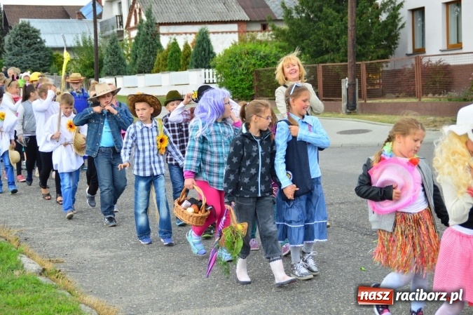 Zdjęcie w galerii na portalu naszraciborz.pl: Dożynki 2015 – rządowcy przyjechali do Bieńkowic a rolnicy wyjechali na Hawaje wiadomości z regionu