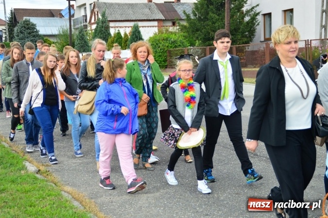 Zdjęcie w galerii na portalu naszraciborz.pl: Dożynki 2015 – rządowcy przyjechali do Bieńkowic a rolnicy wyjechali na Hawaje wiadomości z regionu