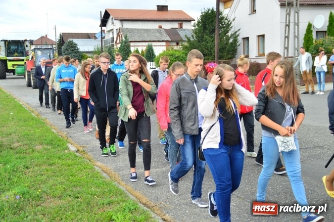 Zdjęcie w galerii na portalu naszraciborz.pl: Dożynki 2015 – rządowcy przyjechali do Bieńkowic a rolnicy wyjechali na Hawaje wiadomości z regionu