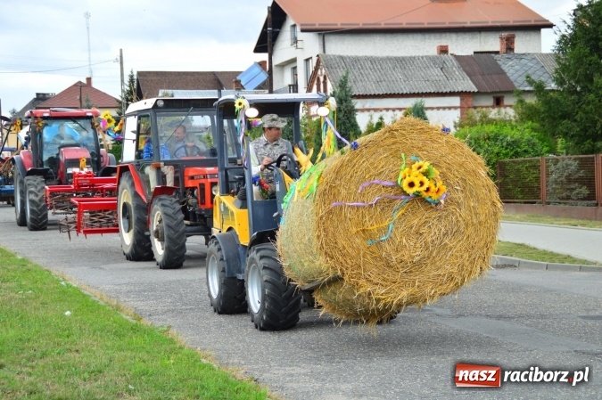 Zdjęcie w galerii na portalu naszraciborz.pl: Dożynki 2015 – rządowcy przyjechali do Bieńkowic a rolnicy wyjechali na Hawaje wiadomości z regionu