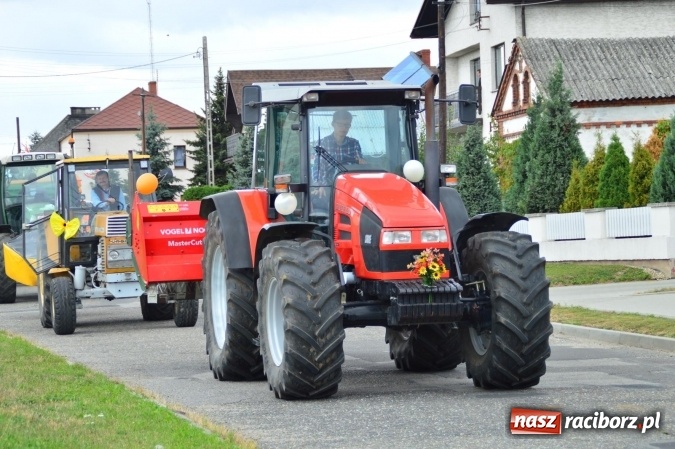 Zdjęcie w galerii na portalu naszraciborz.pl: Dożynki 2015 – rządowcy przyjechali do Bieńkowic a rolnicy wyjechali na Hawaje wiadomości z regionu