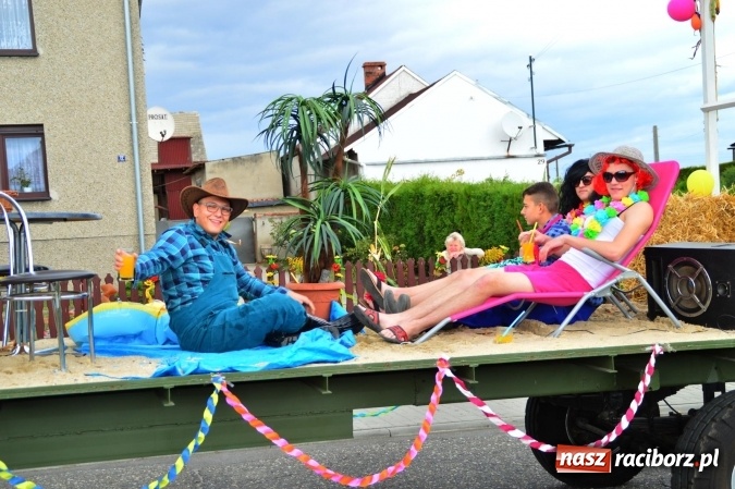 Zdjęcie w galerii na portalu naszraciborz.pl: Dożynki 2015 – rządowcy przyjechali do Bieńkowic a rolnicy wyjechali na Hawaje wiadomości z regionu