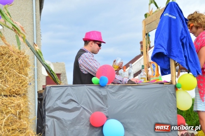 Zdjęcie w galerii na portalu naszraciborz.pl: Dożynki 2015 – rządowcy przyjechali do Bieńkowic a rolnicy wyjechali na Hawaje wiadomości z regionu