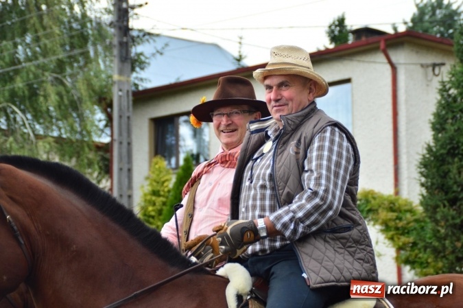 Zdjęcie w galerii na portalu naszraciborz.pl: Dożynki 2015 – rządowcy przyjechali do Bieńkowic a rolnicy wyjechali na Hawaje wiadomości z regionu