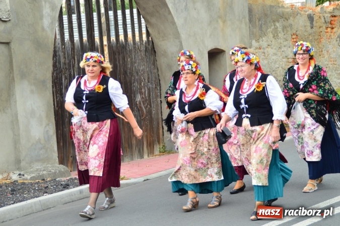 Zdjęcie w galerii na portalu naszraciborz.pl: Dożynki 2015 – rządowcy przyjechali do Bieńkowic a rolnicy wyjechali na Hawaje wiadomości z regionu