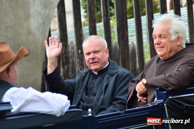 Zdjęcie w galerii na portalu naszraciborz.pl: Dożynki 2015 – rządowcy przyjechali do Bieńkowic a rolnicy wyjechali na Hawaje wiadomości z regionu