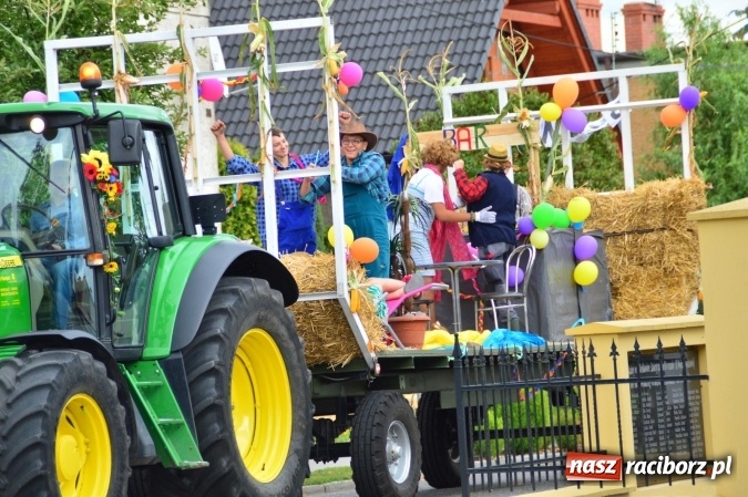 Zdjęcie w galerii na portalu naszraciborz.pl: Dożynki 2015 – rządowcy przyjechali do Bieńkowic a rolnicy wyjechali na Hawaje wiadomości z regionu