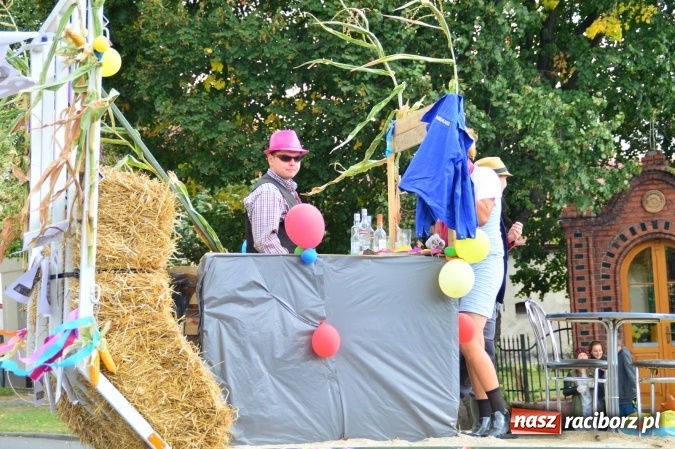 Zdjęcie w galerii na portalu naszraciborz.pl: Dożynki 2015 – rządowcy przyjechali do Bieńkowic a rolnicy wyjechali na Hawaje wiadomości z regionu