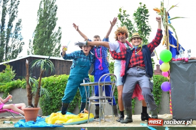 Zdjęcie w galerii na portalu naszraciborz.pl: Dożynki 2015 – rządowcy przyjechali do Bieńkowic a rolnicy wyjechali na Hawaje wiadomości z regionu