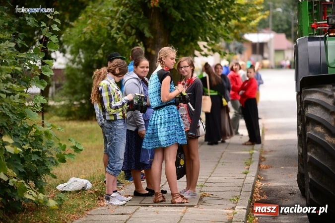 Zdjęcie w galerii na portalu naszraciborz.pl: Dożynki 2015 - krzanowicki korowód w obiektywie studia FotoPerla.eu wiadomości z regionu