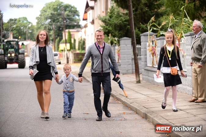 Zdjęcie w galerii na portalu naszraciborz.pl: Dożynki 2015 - krzanowicki korowód w obiektywie studia FotoPerla.eu wiadomości z regionu