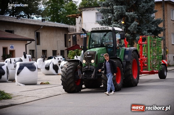 Zdjęcie w galerii na portalu naszraciborz.pl: Dożynki 2015 - krzanowicki korowód w obiektywie studia FotoPerla.eu wiadomości z regionu